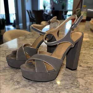 👠 Michael Kors Gray Suede Platform Heels - Size 8